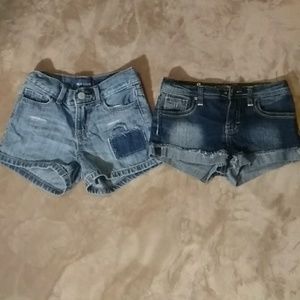 Girls size 6 jean shorts Vigoss, Old Navy.